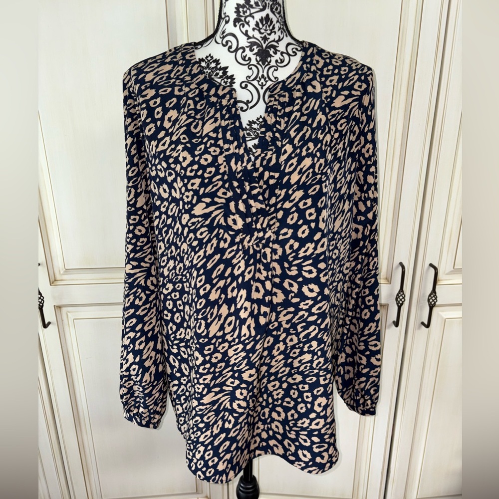 Charter Club Navy and Beige Leopard Print V-Neck Blouse Size XL